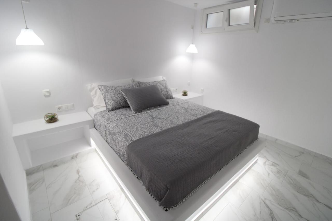 Plaka Philoxenia Apartments Bagian luar foto