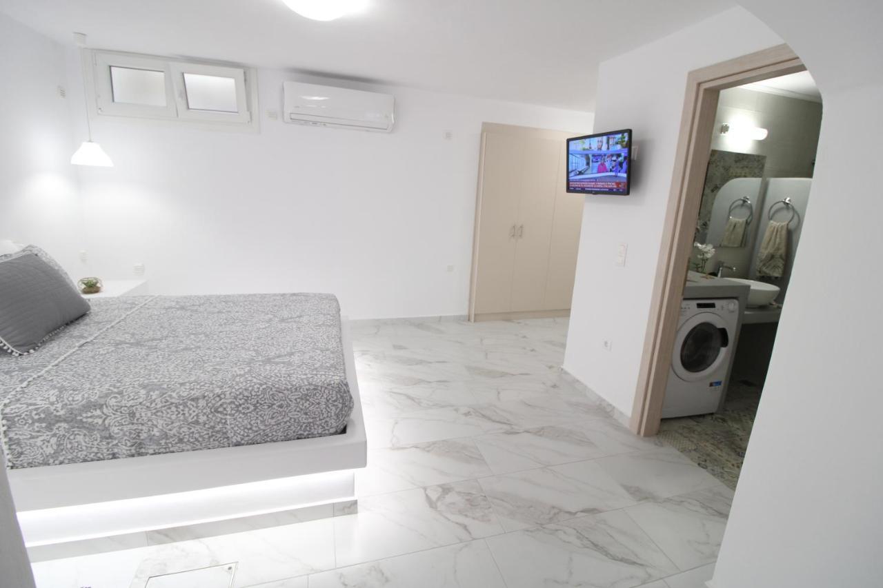 Plaka Philoxenia Apartments Bagian luar foto