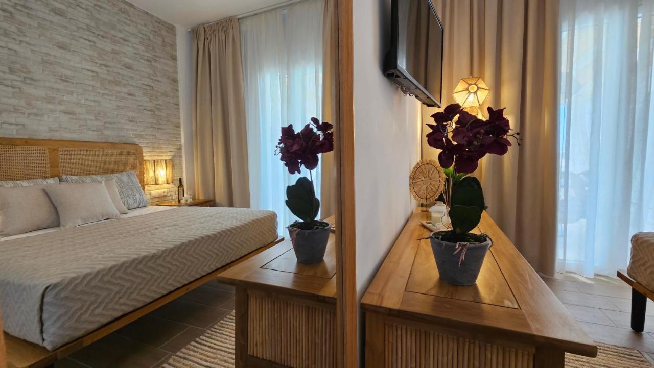 Plaka Philoxenia Apartments Bagian luar foto
