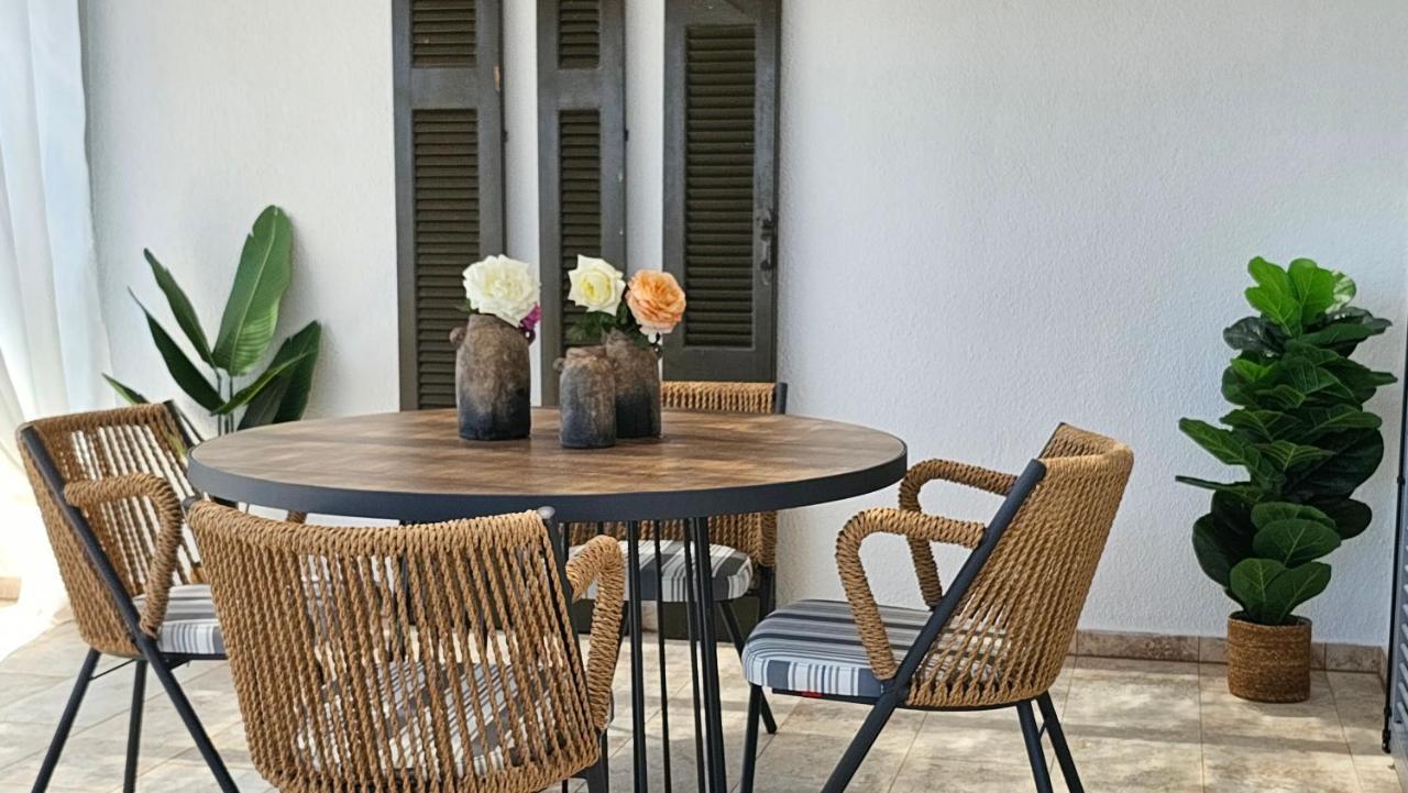 Plaka Philoxenia Apartments Bagian luar foto