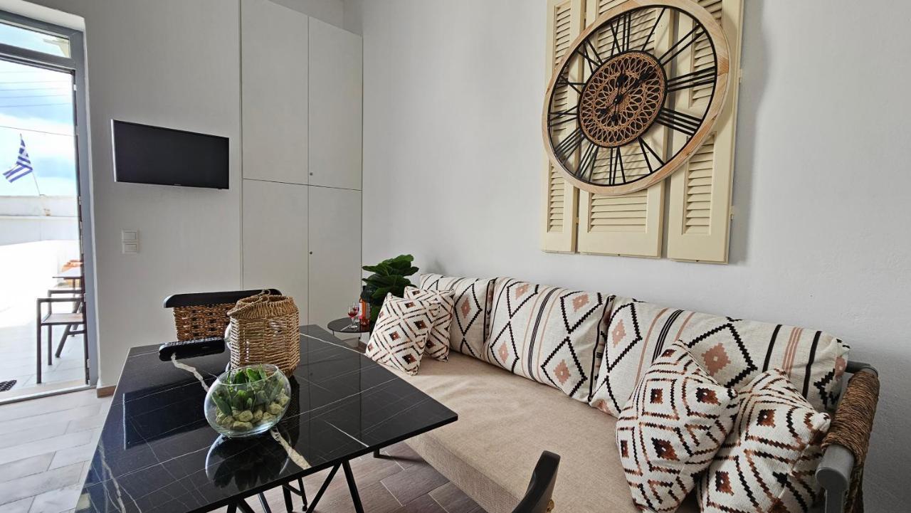 Plaka Philoxenia Apartments Bagian luar foto